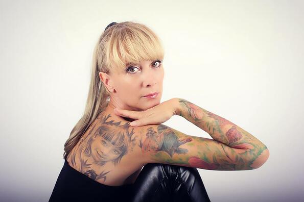 Татуираните българи: Версия "Жената в света на децата" Татуираните българи: Версия "Жената в света на децата"