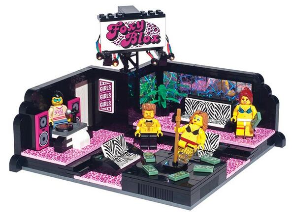 Направете си собствен стриптийз бар вече и с LEGO