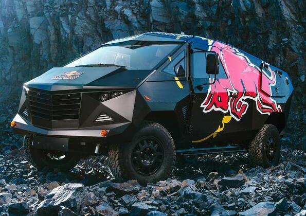 Машина за парти - Red Bull си поигра с Land Rover Defender