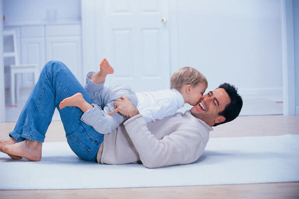 5 неща, които да не казвате на мъж в бащинство