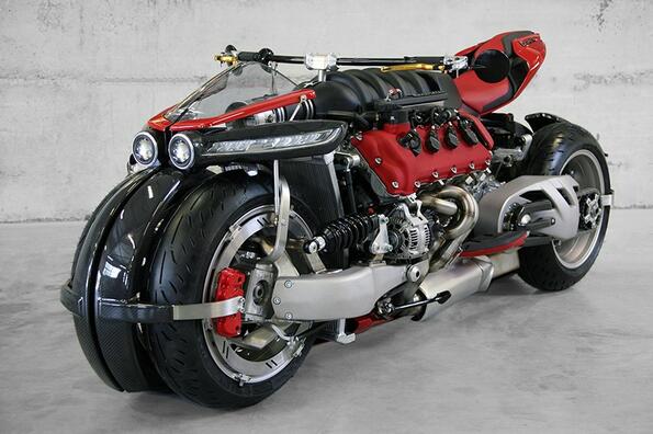 Много як моторлък: мотоциклет с V8 от Lazareth