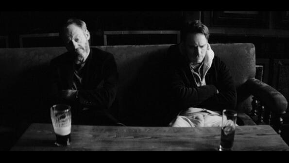 Късометражен филм на седмицата: "Pitch Black Heist" с Майкъл Фасбендър и Лиъм Кънингам