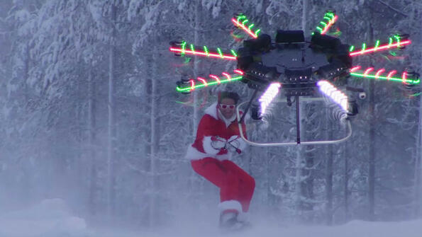 Видео на деня: Екстремен сноубординг с мощен дрон