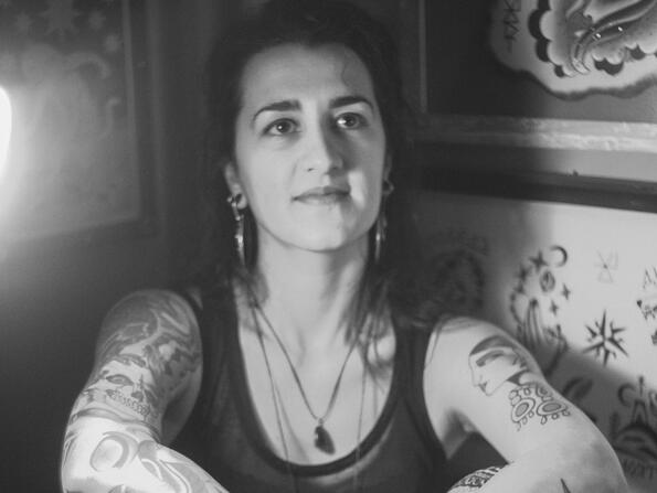 Кристина Георгиева-Крис за фолклора, татуировките и смисъла да търсиш себе си чрез старите предания