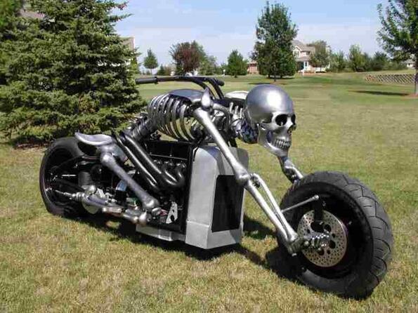 Черни платна: Уникалният мотор IronDeath Skeleton Bike