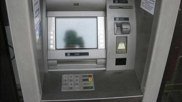 Как да разбереш, че банкоматът е направен да краде карти!