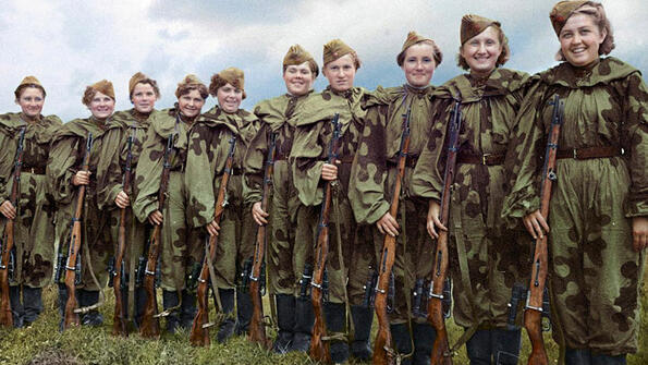 10 цветни снимки на руски снайперистки, които ужасяваха нацистите