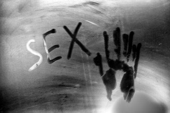 Накратко: 5 базови правила за секс под душа!