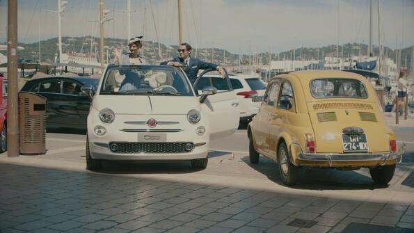 Да подариш 1500 чисто нови Fiat 500 и да влезеш в рекордите Гинес!