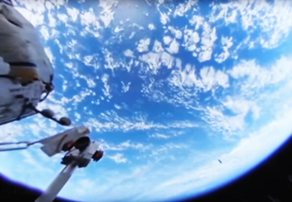 Най-накрая! Първото на Земята панорамно видео от космоса!
