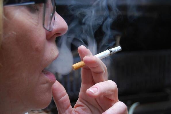 Фирма даде 6 допълнителни почивни дни на непушачите, за да компенсира почивките на по цигарка