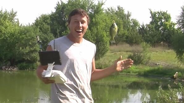 Мъжки риболов: как се лови риба с дрон!