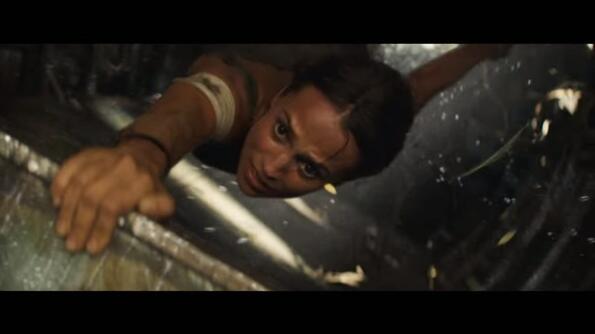 Алисия Викандер се бори за живота си в новия трейлър на "Tomb Raider"