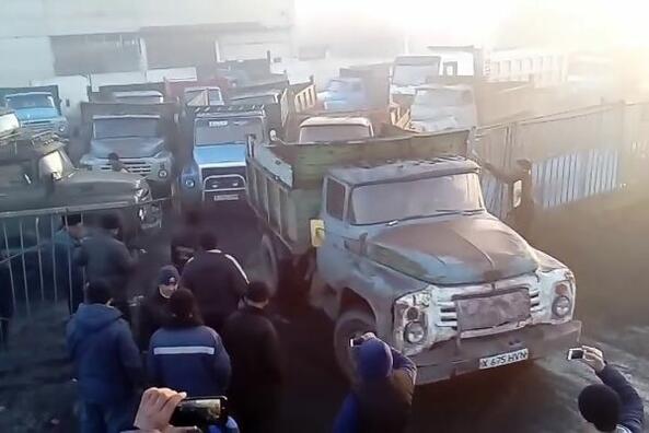 Брутален бой на камиони в Казахстан!