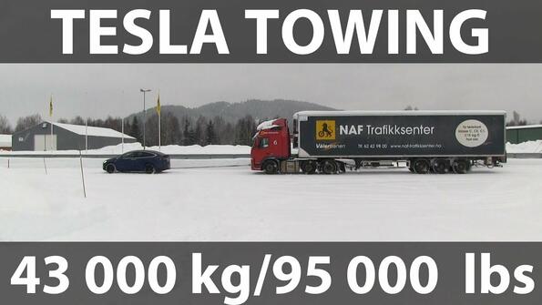 Гледай как Tesla Model X тегли 43-тонен камион в снега!
