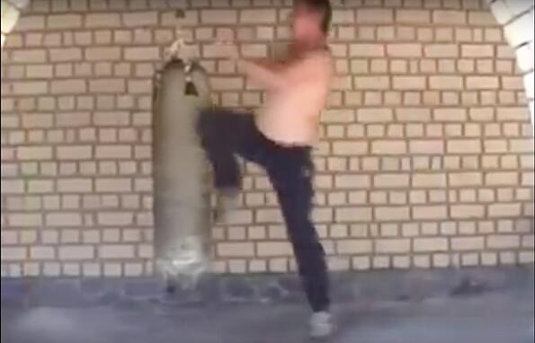 Публикуваха видео със секретно бойно изкуство!