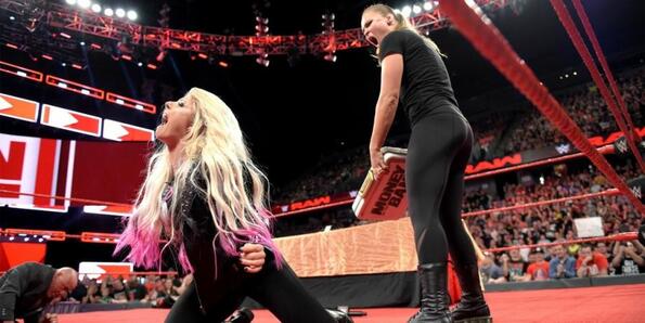 Ронда Роузи получи 30-дневно наказание, защото избухна на WWE Monday Night RAW