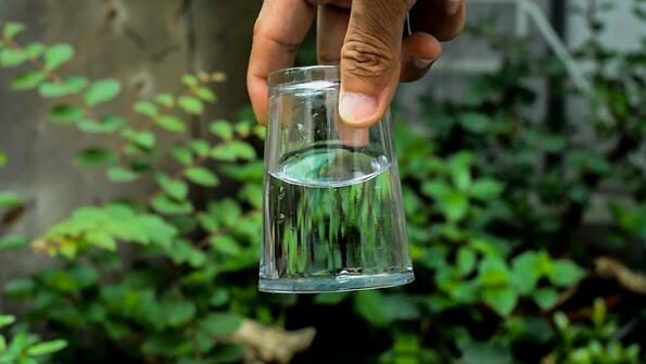 10 невероятни опита с вода, които може да си ги направиш вкъщи