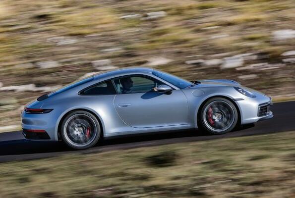 Нов прочит на класиката: Porsche показа новото 911
