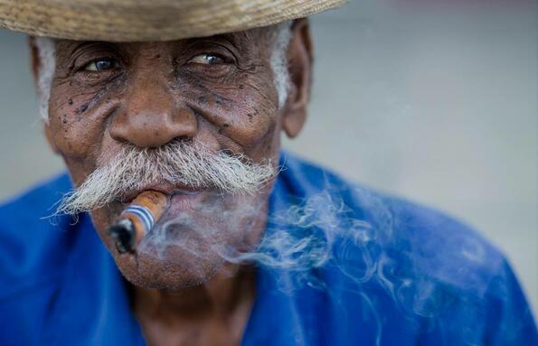 На Хаваите искат да забранят да се продават цигари на хора под 100 години
