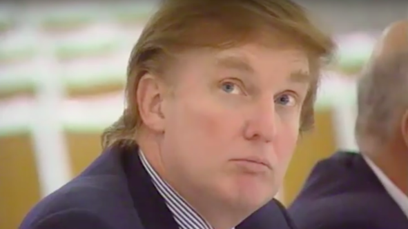 Рядко видео на Доналд Тръмп на среща с московските власти през 1995 година
