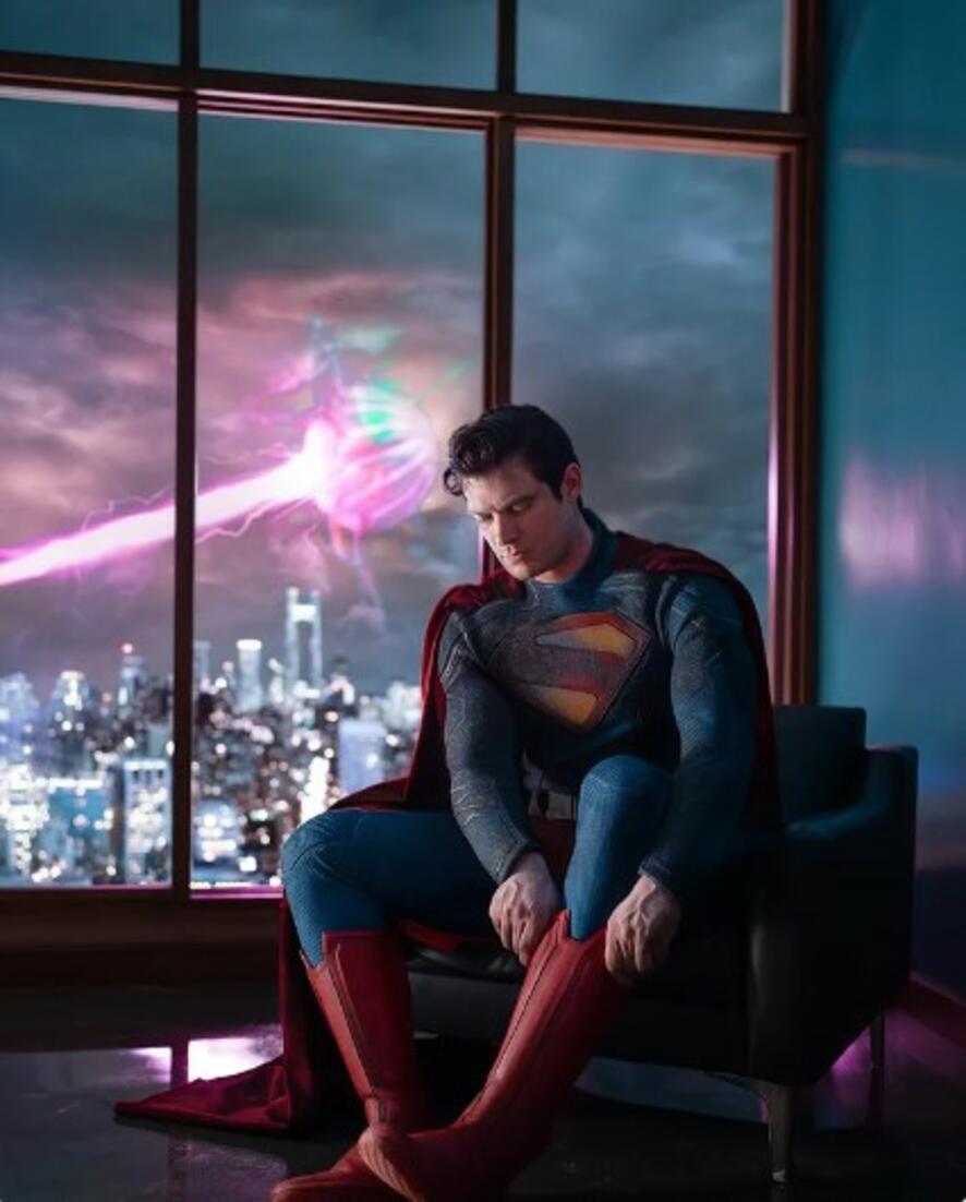 Джеймс Гън разкри първи поглед към Дейвид Коренсует като Супермен