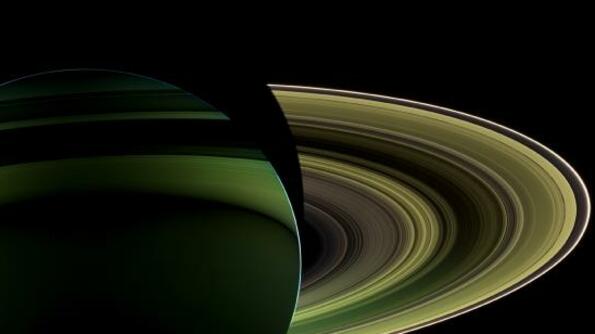 Тъмната страна на Сатурн