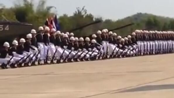 ВИДЕО: Тайландски войници демонстрират свръхестествен синхрон