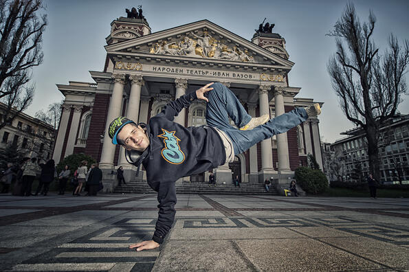 <p><strong>Bboy SLAV Art Heart</strong></p>