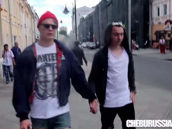 Ето как руснаците приемат хомосексуализма (ВИДЕО)