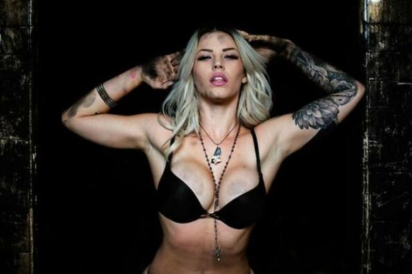 Най-сексапилните татуирани модели