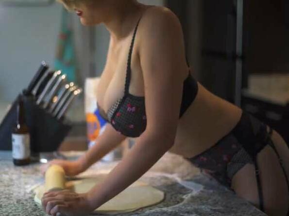 Как се прави секси пица - GIF-чета