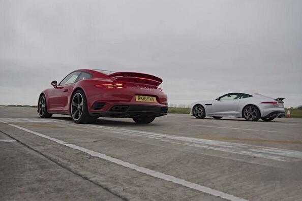 Битката на титаните: Jaguar F-Type AWD срещу Porsche 911 Turbo