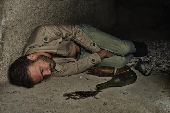 Пиянски новини от уикенда: задържаха мъж, който сам се е пребил и други