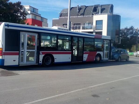Български инженер постави PVC врати на автобус от градския транспорт