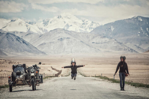 Когато пропътуваш 26 хиляди километра от Румъния до Монголия с мотоциклет