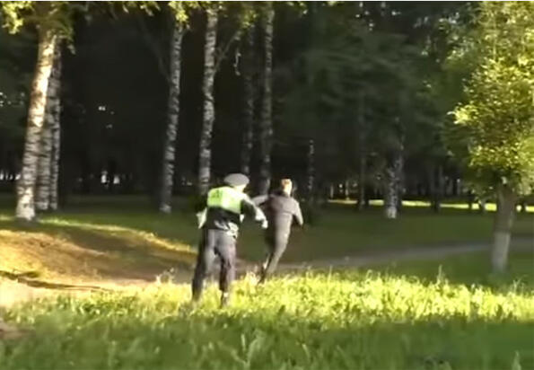 Идиот на седмицата: Да избягаш от полицията и да кажеш: "Аз си бягам за здраве"