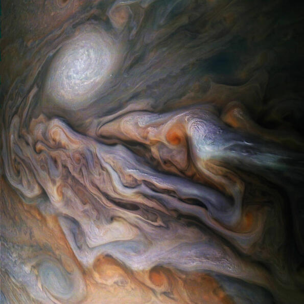 НАСА пусна чисто нови близки снимки на Юпитер, които са повече от разтърсващи