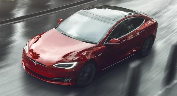 Илън Мъск показа най-бързата Tesla в историята