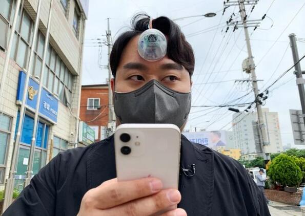 Кореец създаде трето око за вманиачените по смартфоните