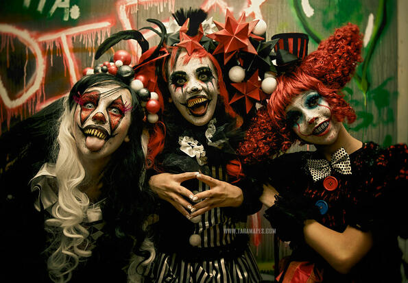 Страховита фотосесия с ужасяващи клоуни