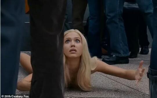 Джесика Алба проговори за „унизителната“ гола сцена във „Фантастичната четворка“