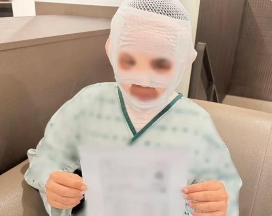 Кореец изля вряла вода върху лицето на тприятелката, за да я загрози