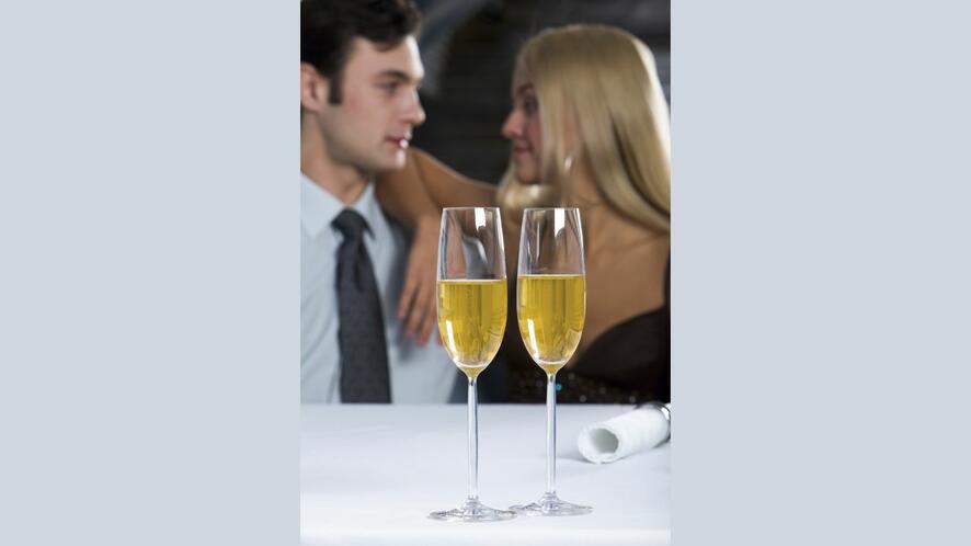 Мъж съди ресторант, след като рекламно видео в TikTok разкрива тайната му афера