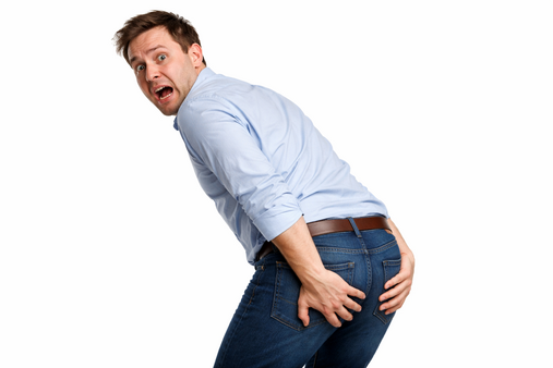 Мъж бе хоспитализиран след като бомба от Първата световна война заседнала в ректума му