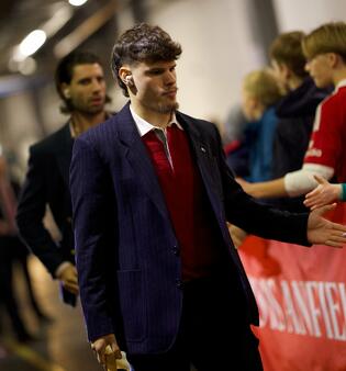 Ливърпул в Tommy Hilfiger за мача си срещу Нюкасъл