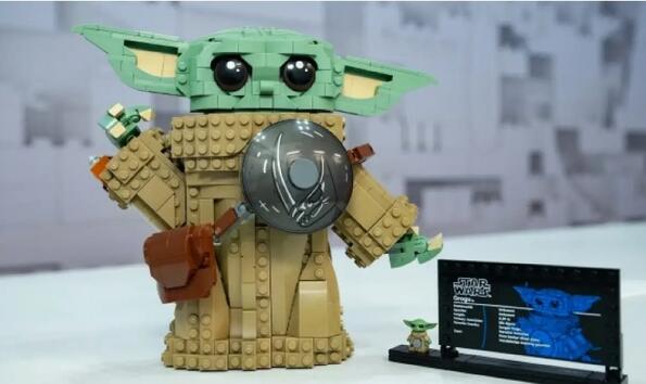 Lego разширява вселената на „Междузвездни войни“ с шест нови комплекта