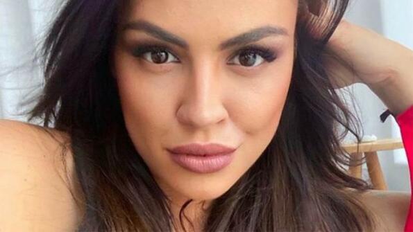 Без задръжки: Деси Цонева взриви мрежата по бански