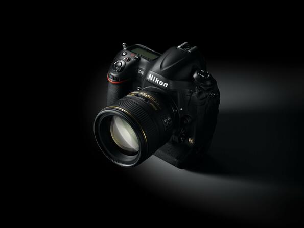 Новият флагман на Nikon - D4