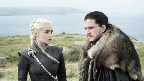 Филмът „Game of Thrones“ е в процес на разработка в Warner Bros.
